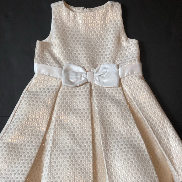 Girls dress - Picture 1 of 3